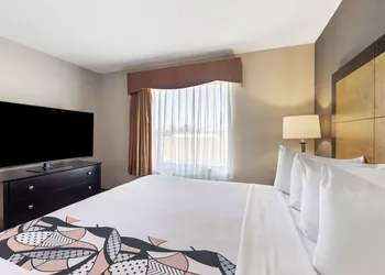 Best Western Inn & Suites - Midway Airport hotel thumbnail 8