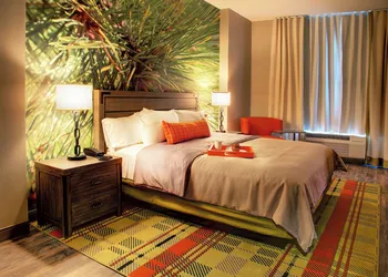 Hotel Indigo Traverse City by IHG hotel thumbnail 6