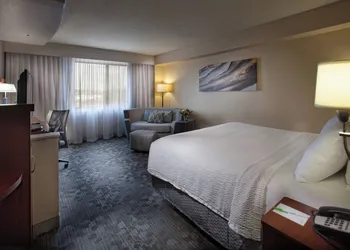 Courtyard by Marriott Fayetteville hotel thumbnail 7