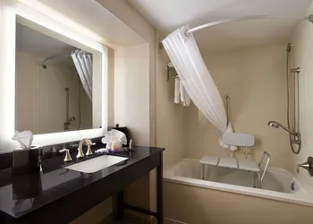Wingate By Wyndham Seminole hotel thumbnail 5