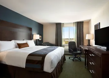 Wingate By Wyndham Seminole hotel thumbnail 6