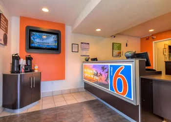 Motel 6 Westminster South - Long Beach hotel thumbnail 2