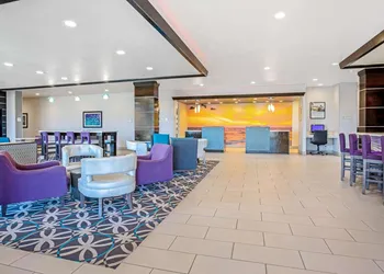 La Quinta Inn & Suites by Wyndham Corpus Christi - Portland hotel thumbnail 2