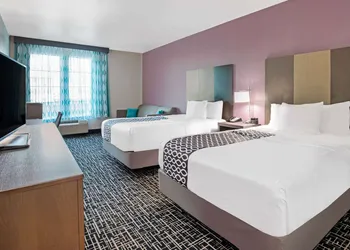 La Quinta Inn & Suites by Wyndham Corpus Christi - Portland hotel thumbnail 4