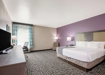 La Quinta Inn & Suites by Wyndham Corpus Christi - Portland hotel thumbnail 7