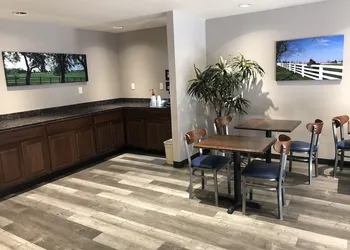 DuPont Suites hotel thumbnail 2