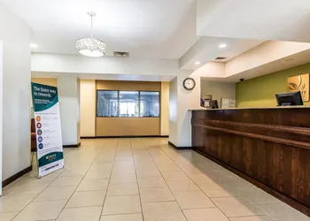 Quality Inn & Suites hotel thumbnail 5
