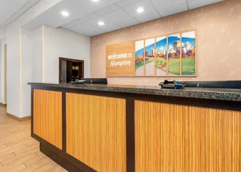 Hampton Inn Marion hotel thumbnail 2