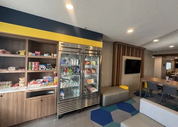 Microtel Inn & Suites by Wyndham Wheeling at Highlands hotel thumbnail 2