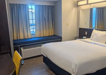 Microtel Inn & Suites by Wyndham Wheeling at Highlands hotel thumbnail 6