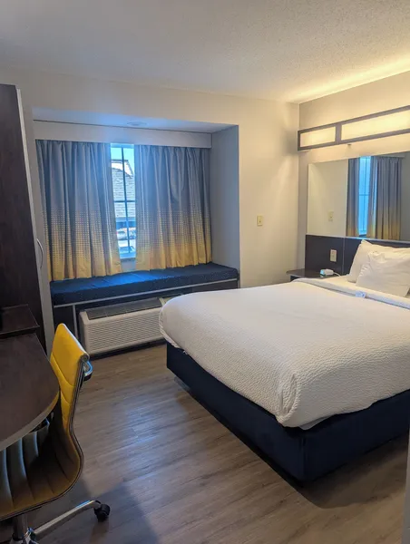 Microtel Inn & Suites by Wyndham Wheeling at Highlands hotel detail image 6
