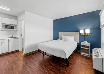 Birch Hill Suites Kansas City – Independence hotel thumbnail 4
