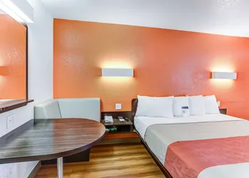 Motel 6 Portland, OR - Tigard West hotel thumbnail 8