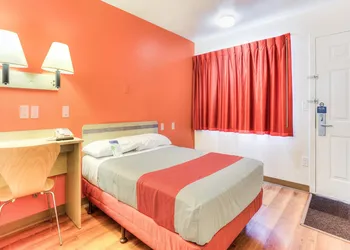 Motel 6 Tigard, OR - Portland South - Lake Oswego hotel thumbnail 6