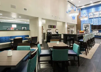 Hampton Inn & Suites Orlando At SeaWorld hotel thumbnail 2