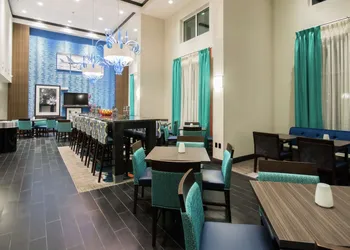 Hampton Inn & Suites Orlando At SeaWorld hotel thumbnail 5