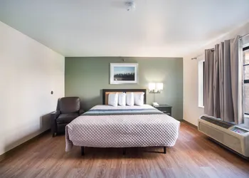 HomeTowne Studios by Red Roof St. Louis - Airport/ N Lindbergh hotel thumbnail 6