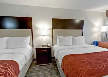 Comfort Inn & Suites Tigard near Washington Square hotel thumbnail 6