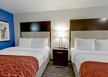 Comfort Inn & Suites Tigard near Washington Square hotel thumbnail 7