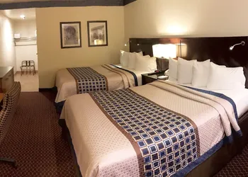 Oakridge Inn hotel thumbnail 2