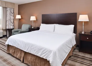 Holiday Inn Express Hotel & Suites Emporia Northwest by IHG hotel thumbnail 4