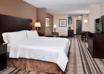 Holiday Inn Express Hotel & Suites Emporia Northwest by IHG hotel thumbnail 8