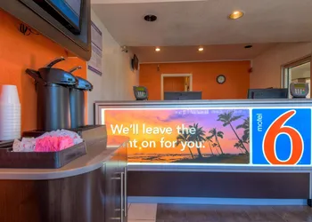 Motel 6 San Ysidro, CA - San Diego - Border hotel thumbnail 2