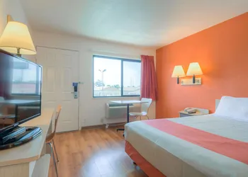 Motel 6 San Ysidro, CA - San Diego - Border hotel thumbnail 7