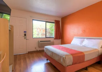 Motel 6 San Ysidro, CA - San Diego - Border hotel thumbnail 8