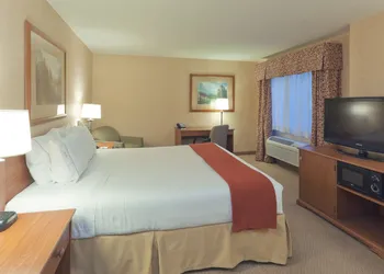 Holiday Inn Express Hotel & Suites Bishop by IHG hotel thumbnail 7