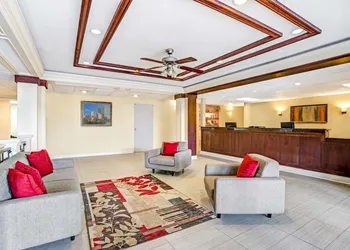 Quality Suites Atlanta Airport East hotel thumbnail 2