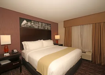 Holiday Inn Express & Suites Charlotte North by IHG hotel thumbnail 3
