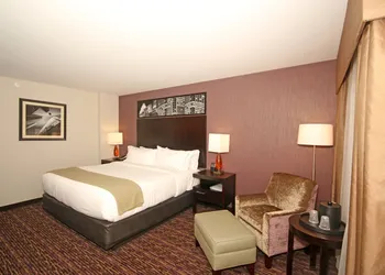 Holiday Inn Express & Suites Charlotte North by IHG hotel thumbnail 5