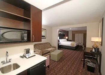 Holiday Inn Express & Suites Charlotte North by IHG hotel thumbnail 6