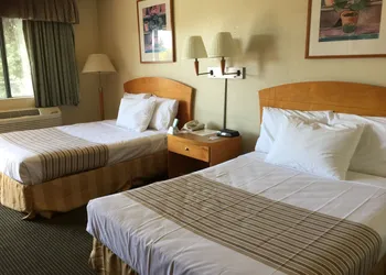 Fresno Inn hotel thumbnail 6