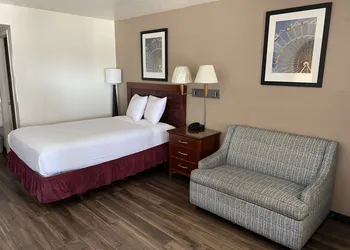 Fresno Inn hotel thumbnail 7