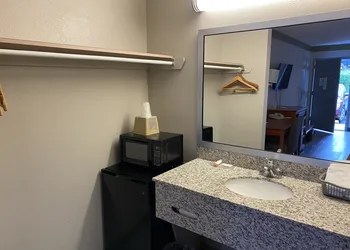 Cabarrus Inn hotel thumbnail 6