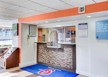 Motel 6 Washington, DC hotel thumbnail 2