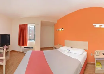 Motel 6 Washington, DC hotel thumbnail 8