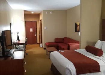 Best Western Plus Finger Lakes Inn & Suites hotel thumbnail 3