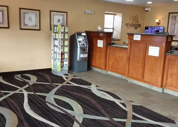 Lavissh Inn & Suites hotel thumbnail 2