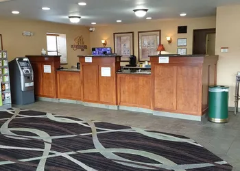 Lavissh Inn & Suites hotel thumbnail 3