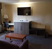 Lavissh Inn & Suites hotel detail image 4