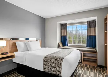 Microtel Inn & Suites by Wyndham Statesville hotel thumbnail 7