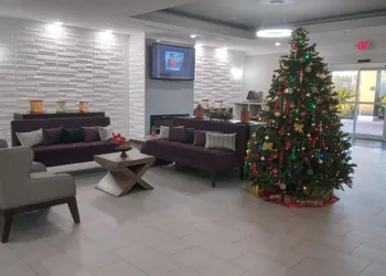 La Quinta Inn & Suites by Wyndham Houston - Magnolia hotel thumbnail 4
