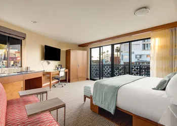 Cormorant Boutique Hotel hotel thumbnail 8