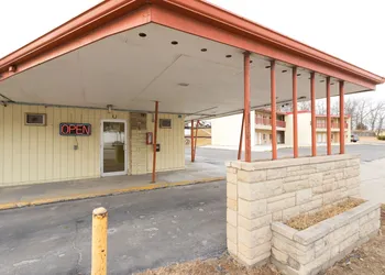Cozy Rest Motel hotel thumbnail 2