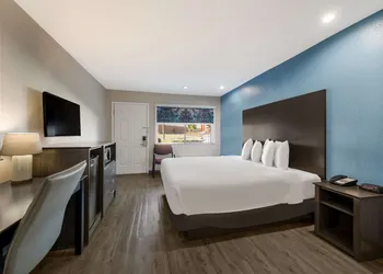 SureStay Hotel by Best Western Spring North Houston hotel thumbnail 7
