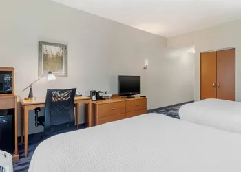 Fairfield Inn & Suites by Marriott Houston Conroe/Woodlands hotel thumbnail 5