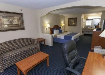 Downtowner Inn and Suites Hobby hotel thumbnail 7